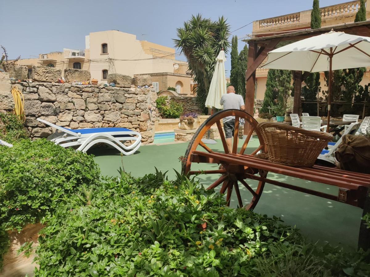 Bed and Breakfast The Garden Gate Sannat Екстер'єр фото