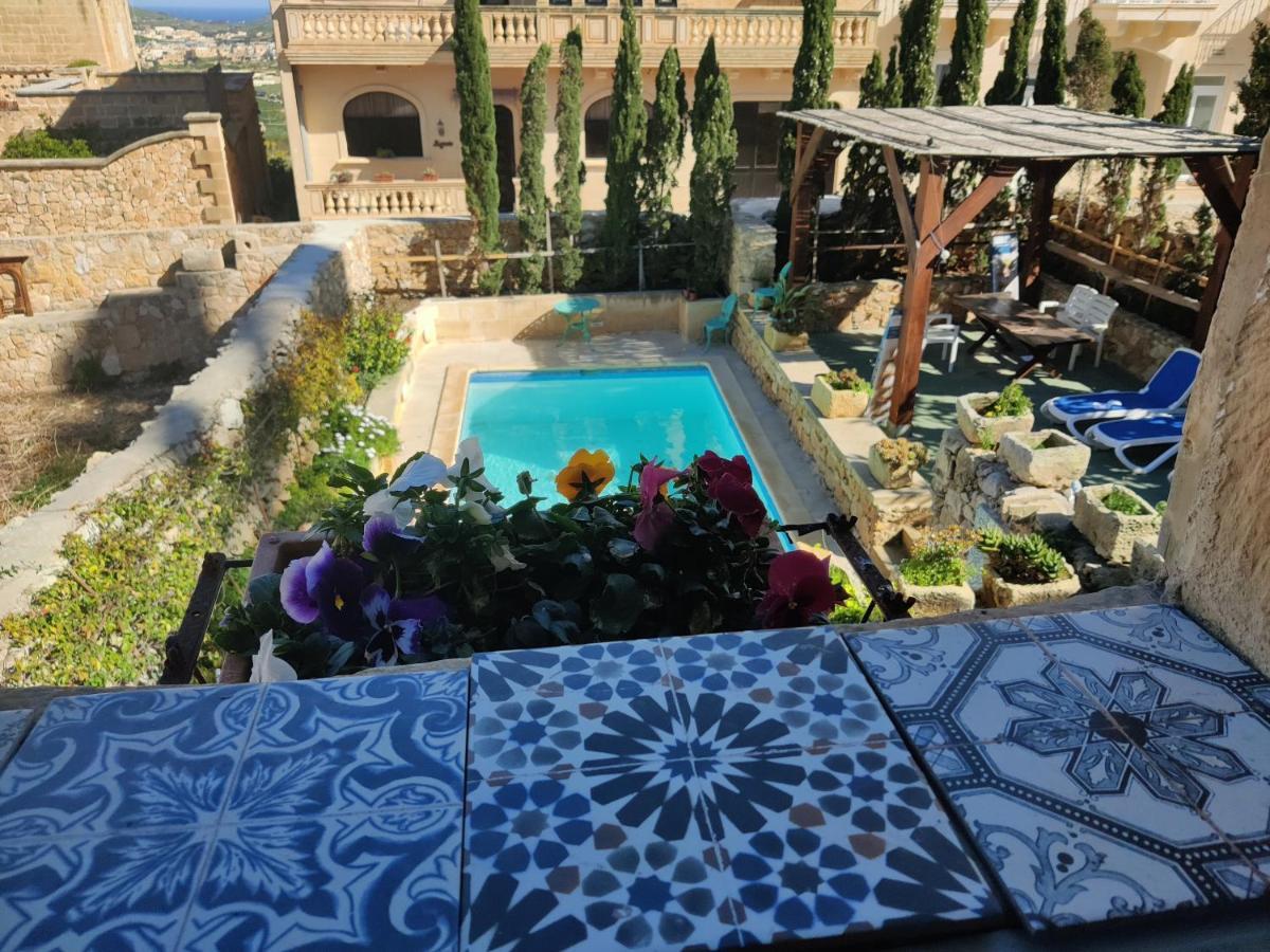 Bed and Breakfast The Garden Gate Sannat Екстер'єр фото